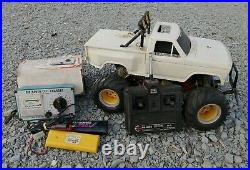 VTG Tamiya Blackfoot Ford RC Truck + charger + extra batteries + Futaba READ